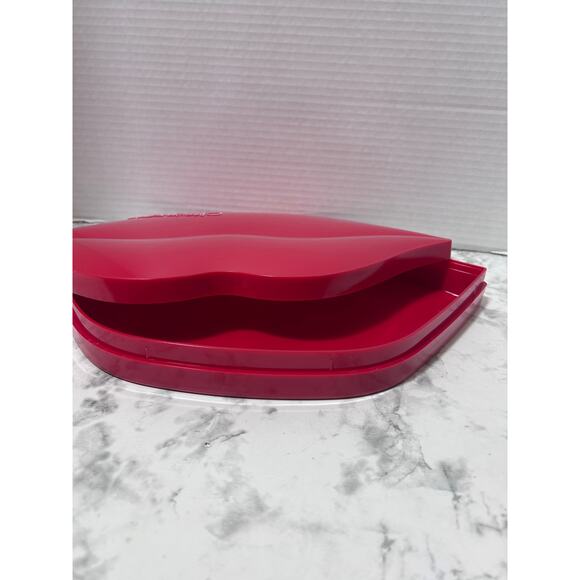 Beauty Creations Lip Shaped Case (ONLY) Red Plastic Box Trinket Makeup Jewelry - Picture 6 of 7